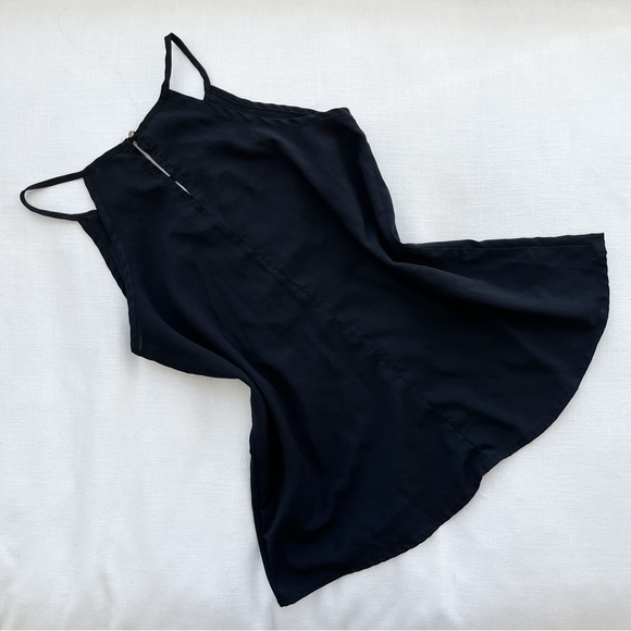 Black Spaghetti Strap Keyhole Cutout Tank Top - Picture 2 of 2